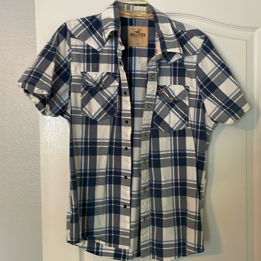 Hollister Pearl Snap Button Up